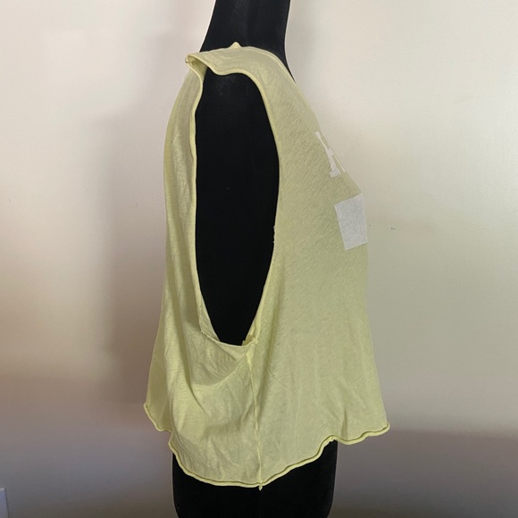 NWOT Wildfox Hawaii 79 Pocket Muscle Tee Medium - Picture 4 of 5